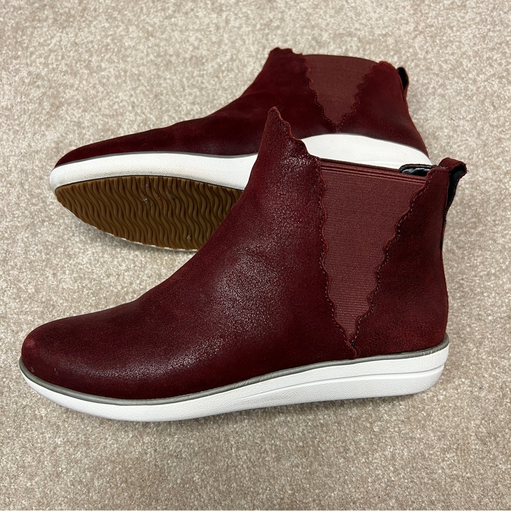 Aetrex Sneaker Boots, Size 37 (US size 7)